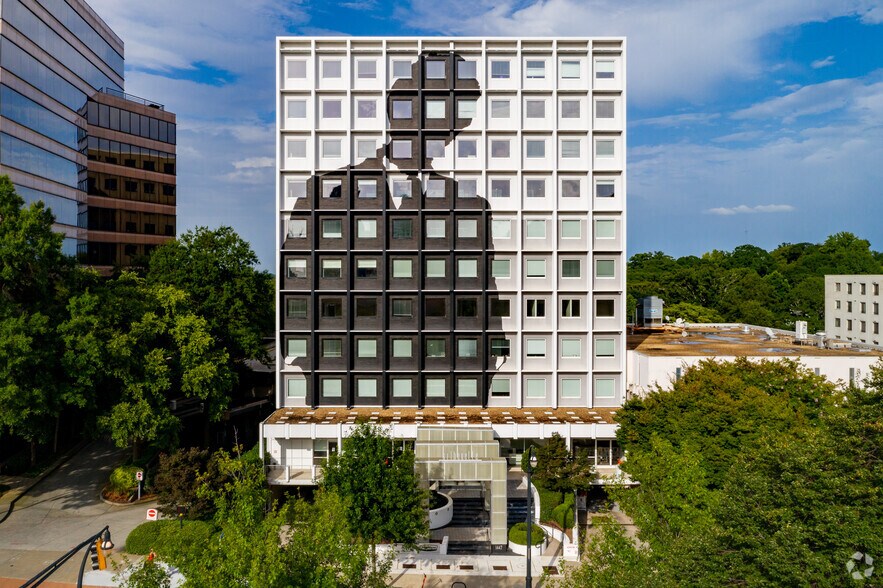 1447 Peachtree St NE, Atlanta, GA à louer - Photo de l’immeuble – Image 2 sur 11