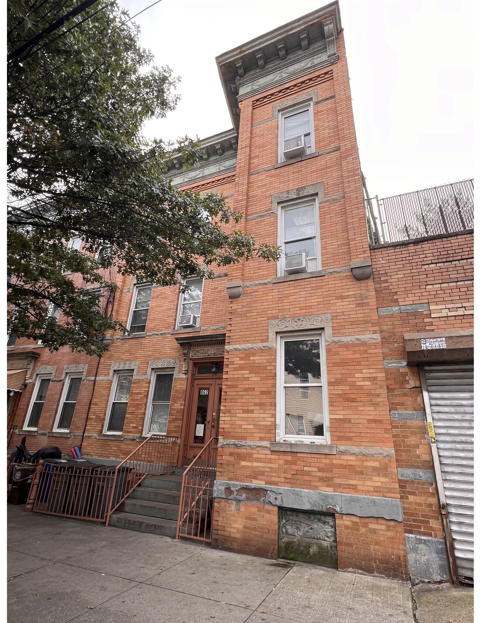 862 Woodward Ave, Ridgewood, NY à vendre Photo principale– Image 1 sur 20