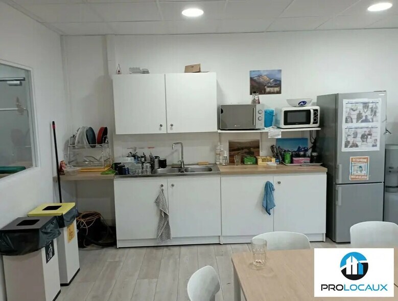 Bureau dans Grenoble à louer - Photo de l’immeuble – Image 3 sur 6