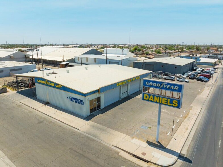 315 S 4th St, El Centro, CA à vendre - Photo de l’immeuble – Image 2 sur 8