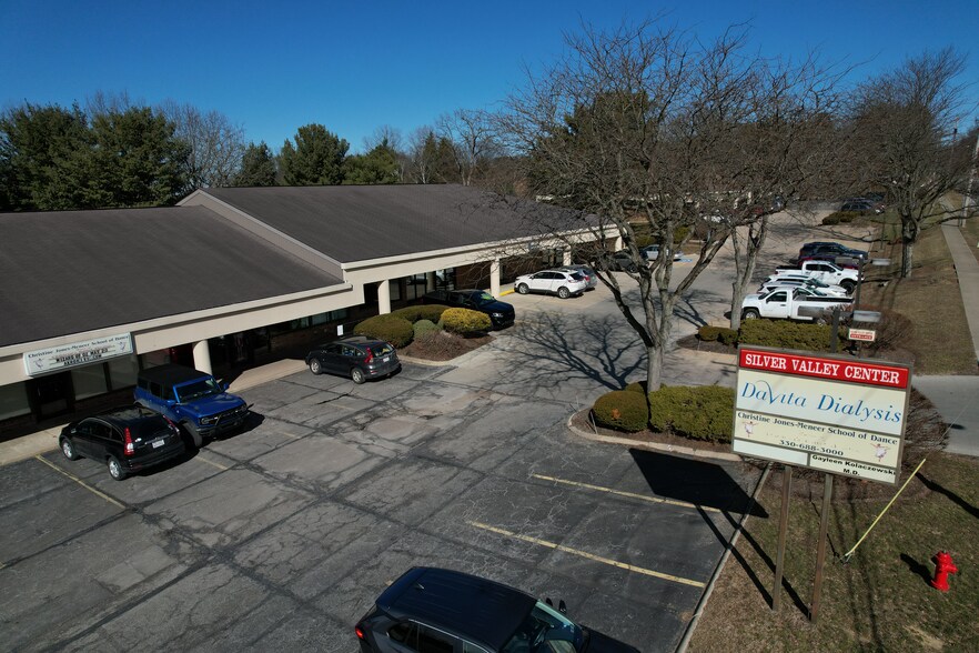 265-297 N Main St, Munroe Falls, OH à louer - Photo de l’immeuble – Image 3 sur 4