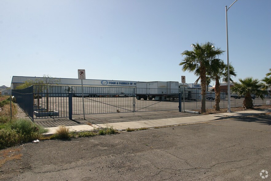 1110 E Lake Mead Dr, Henderson, NV à vendre - Photo de l’immeuble – Image 2 sur 3
