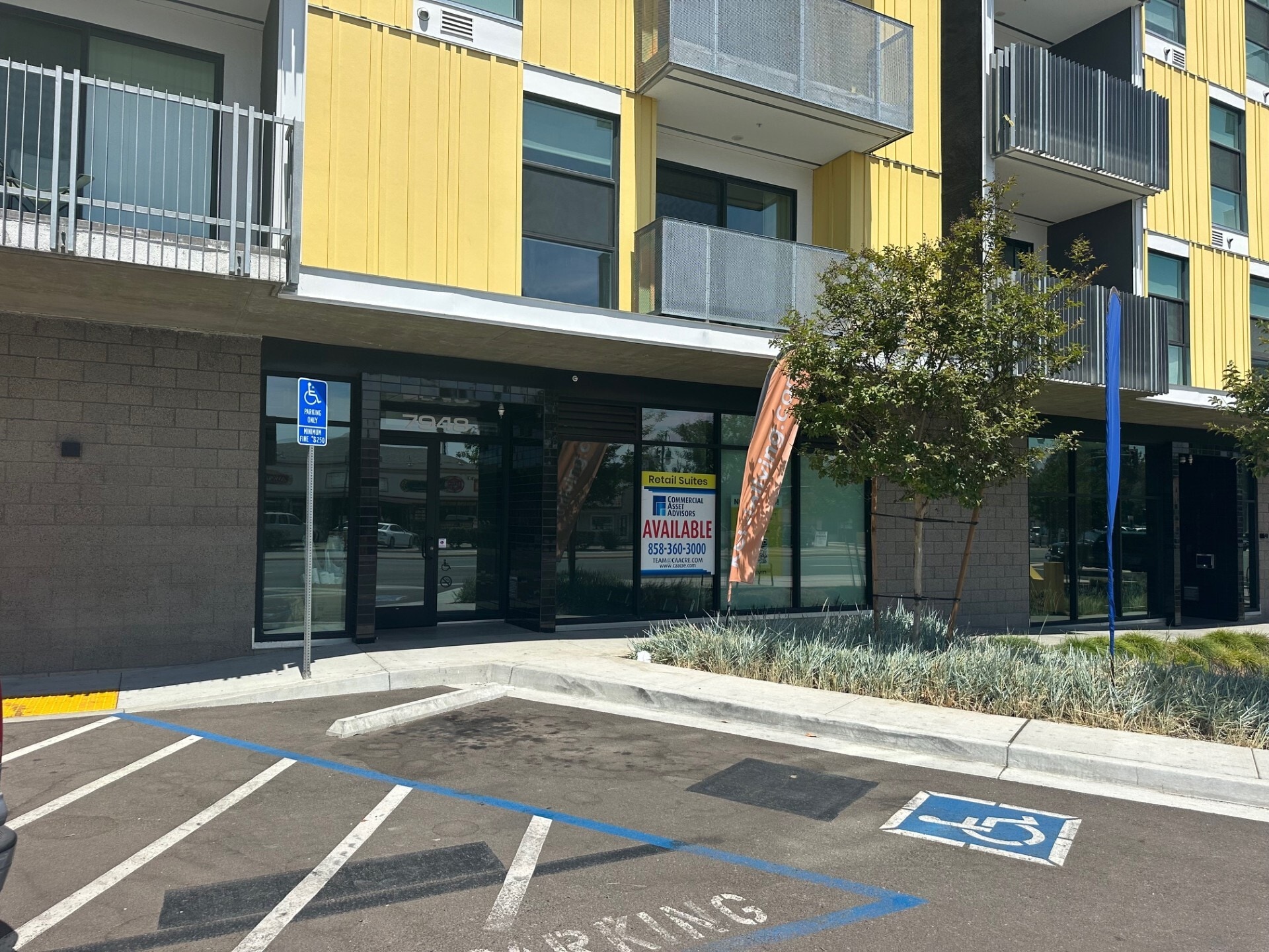 7950 Broadway, Lemon Grove, CA à louer Photo intérieure– Image 1 sur 1