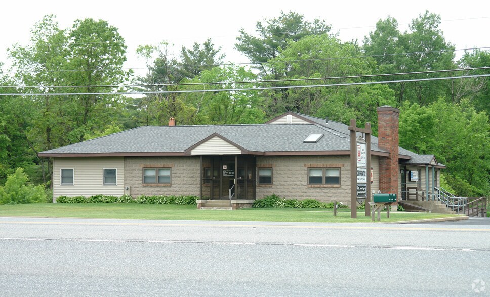 3303 Us-9, Saratoga Springs, NY à vendre - Photo principale – Image 1 sur 2