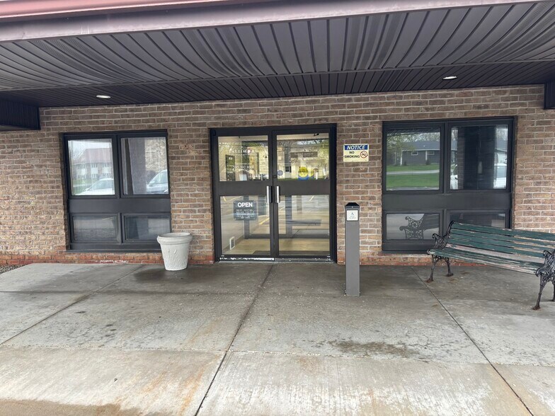 1026 Hilton Parma Rd, Hilton, NY à louer - Photo de l’immeuble – Image 2 sur 24
