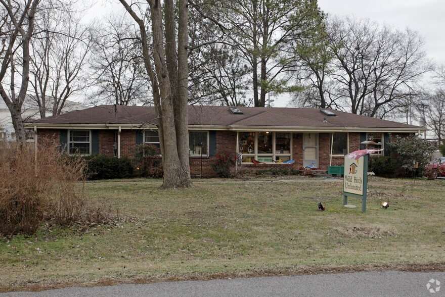 806 Meadowlark Ln, Goodlettsville, TN à vendre - Photo de l’immeuble – Image 2 sur 62