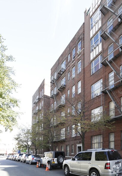1908 Belmont Ave, Bronx, NY à vendre - Photo de l’immeuble – Image 3 sur 6