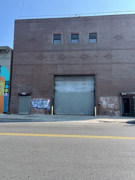 434 Johnson Ave, Brooklyn, NY à louer - Photo de l’immeuble – Image 2 sur 9