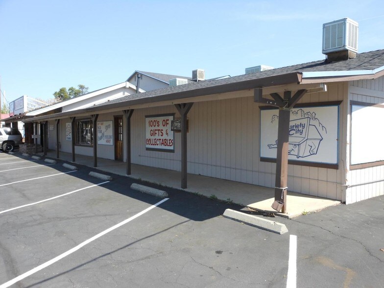 1281 Lake Blvd, Redding, CA à louer - Photo principale – Image 1 sur 65