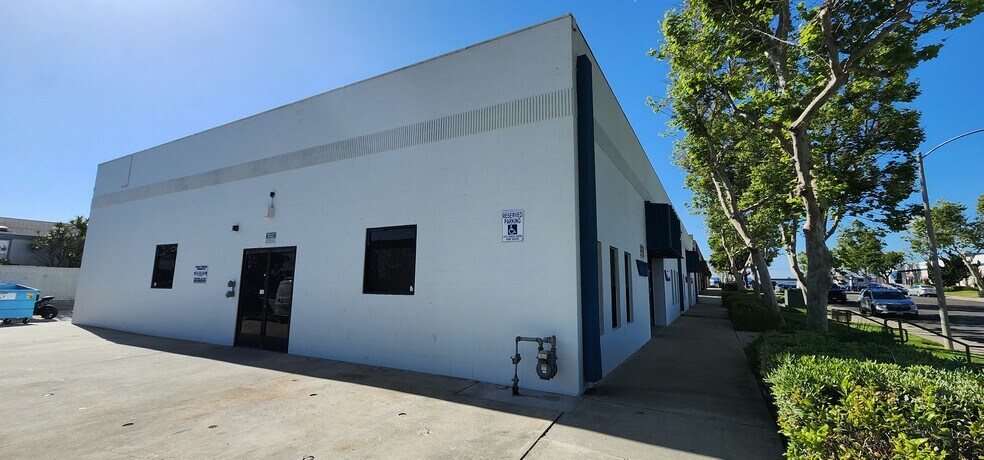 1547 Jayken Way, Chula Vista, CA à louer - Photo de l’immeuble – Image 2 sur 6
