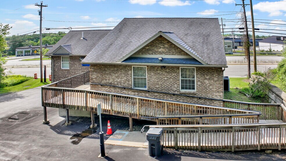 593 Route 211 E, Middletown, NY à vendre - Photo de l’immeuble – Image 3 sur 46