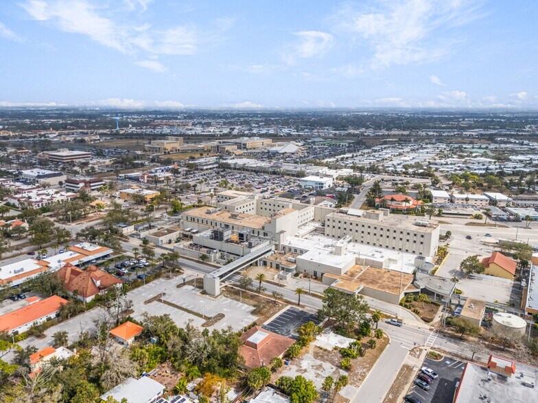 540 Nokomis Ave S, Venice, FL à vendre - Photo de l’immeuble – Image 2 sur 18