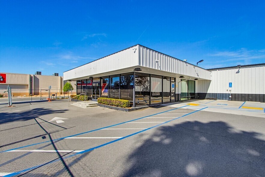 760-762 W Mission Ave, Escondido, CA à louer - Photo de l’immeuble – Image 3 sur 41