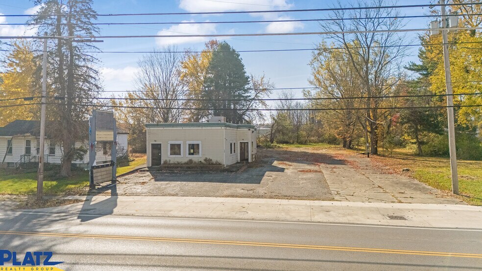 438 E Main St, Andover, OH à louer - Photo de l’immeuble – Image 1 sur 14