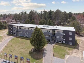 Plus de détails pour 27 Tamarack St, Deep River, ON - Logement à vendre