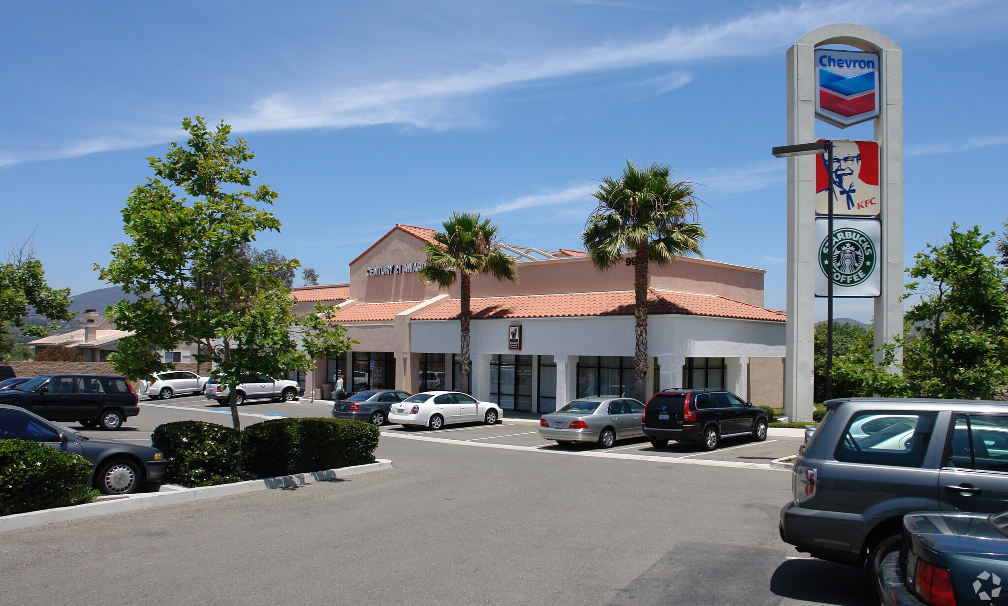 9932 Mercy Rd, San Diego, CA à louer Photo de l’immeuble– Image 1 sur 10