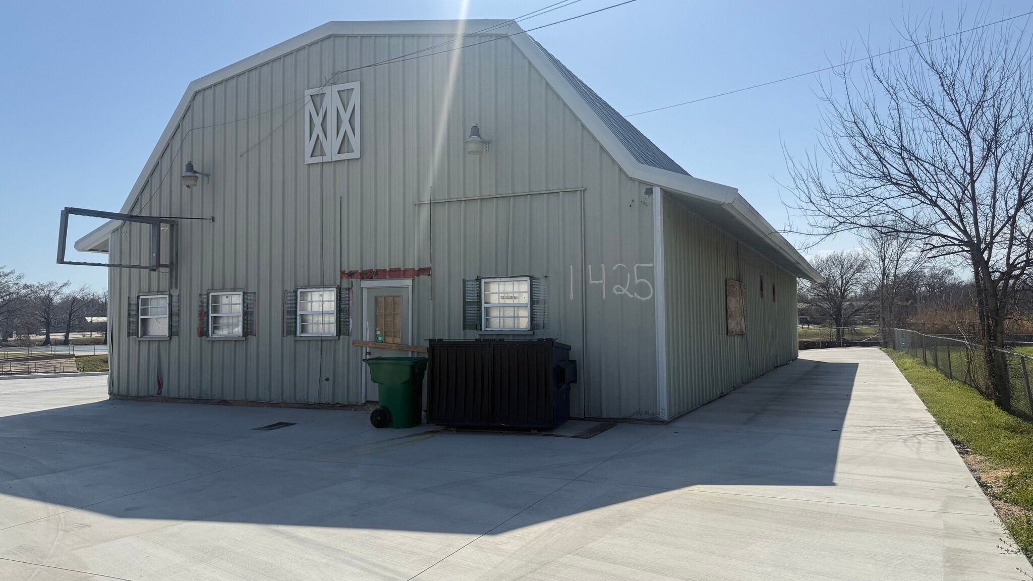 1425 N Main St, Taylor, TX à louer Photo de l’immeuble– Image 1 sur 24