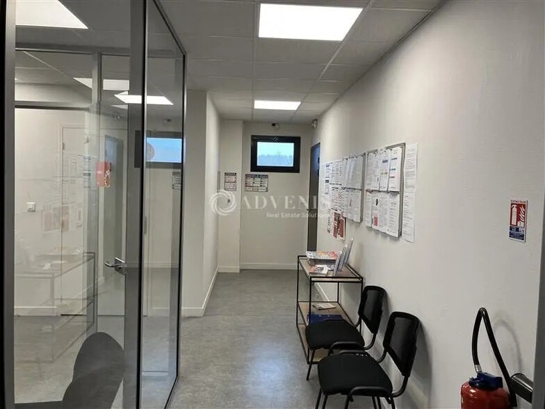 Bureau dans Bourges à louer - Photo de l’immeuble – Image 3 sur 4