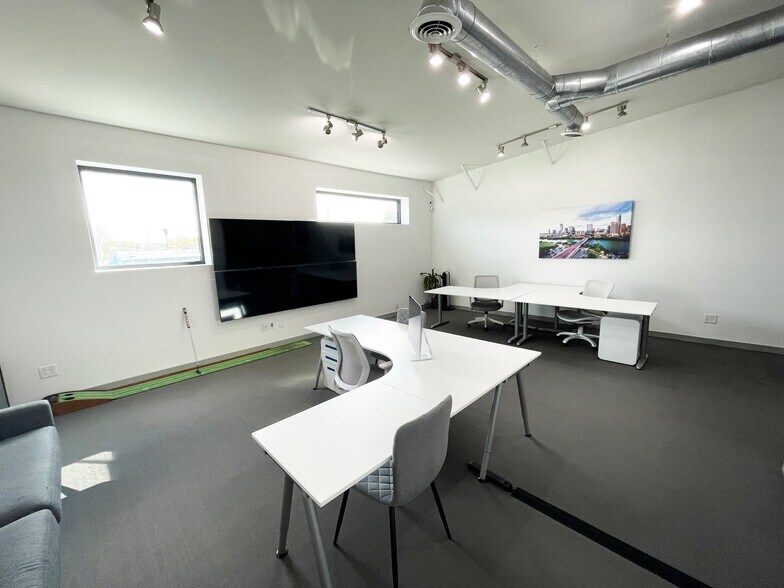 3700 Thompson St, Austin, TX à louer - Photo de l’immeuble – Image 3 sur 13