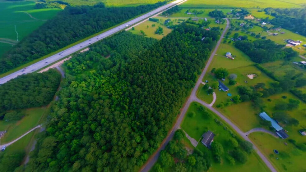 23458 Interstate 10, Hamshire, TX à vendre - Vidéo sur l’annonce professionnelle – Image 2 sur 5