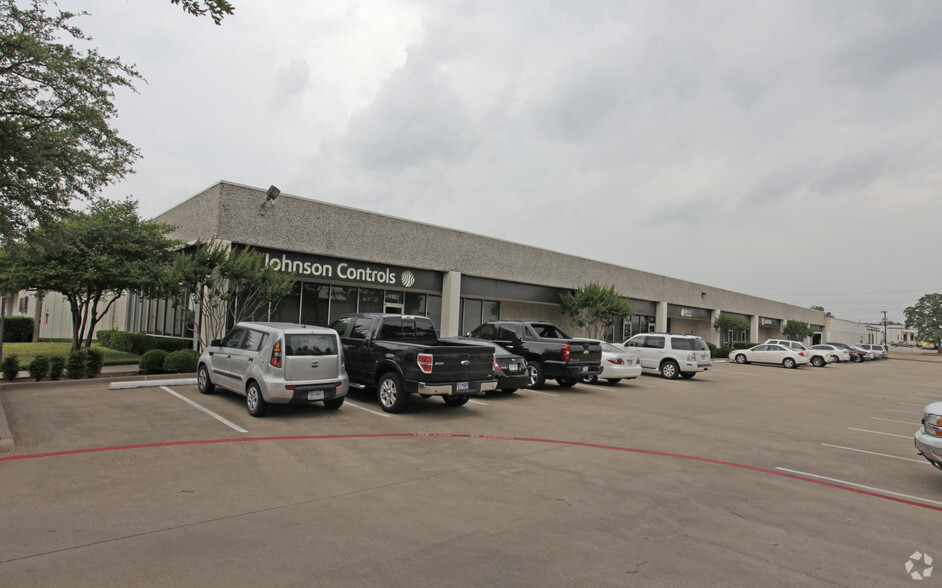 7331-7477 Airport Fwy, Richland Hills, TX à louer - Photo principale – Image 1 sur 8