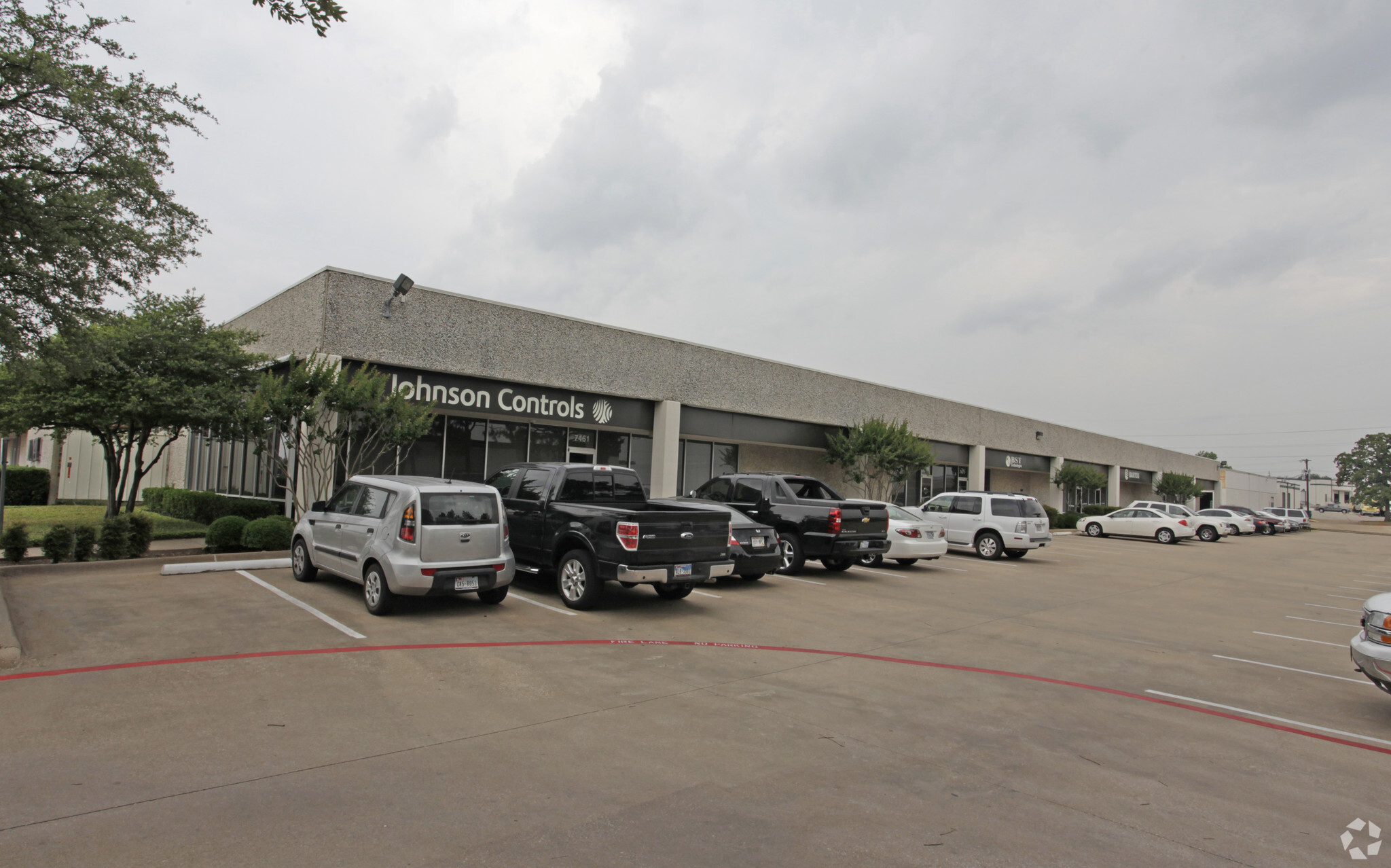 7331-7477 Airport Fwy, Richland Hills, TX à louer Photo principale– Image 1 sur 9