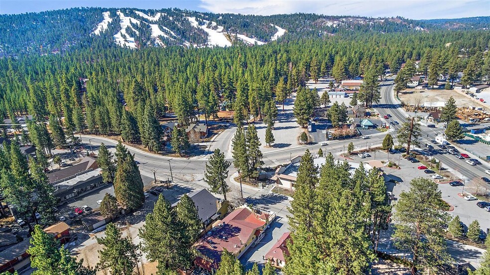 42164 Moonridge Way, Big Bear Lake, CA à vendre - Photo de l’immeuble – Image 3 sur 28