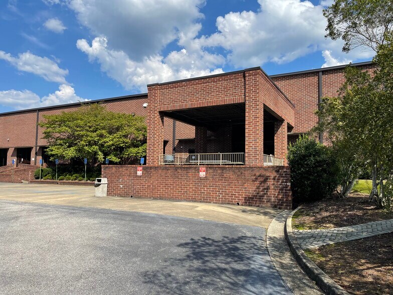 1000 Jeter Ave, Opelika, AL à louer - Photo de l’immeuble – Image 2 sur 9