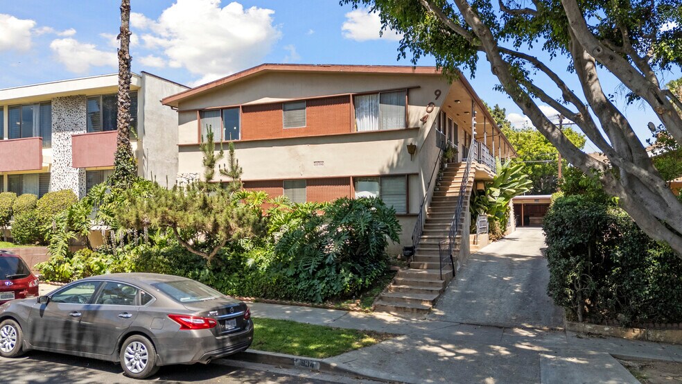 904 N Spaulding Ave, Los Angeles, CA à vendre - Photo de l’immeuble – Image 2 sur 40