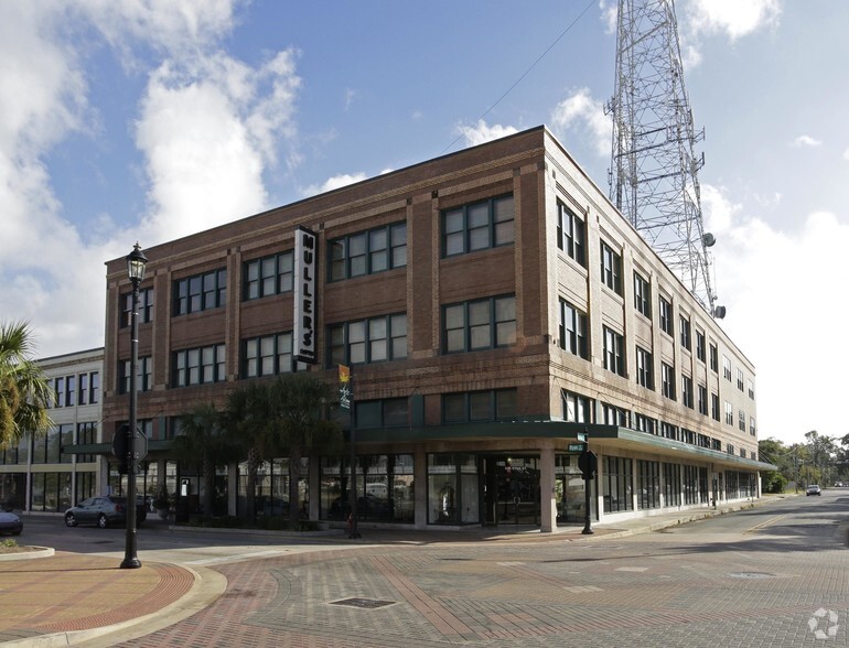 625 Ryan St, Lake Charles, LA à vendre - Photo principale – Image 1 sur 70