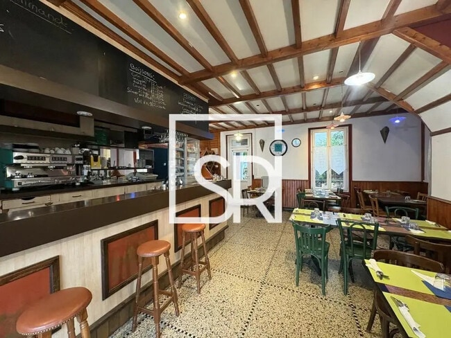 Plus de détails pour Local commercial à vendre