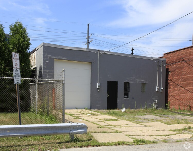 18033 Roseland Rd, Cleveland, OH à vendre - Photo principale – Image 1 sur 1