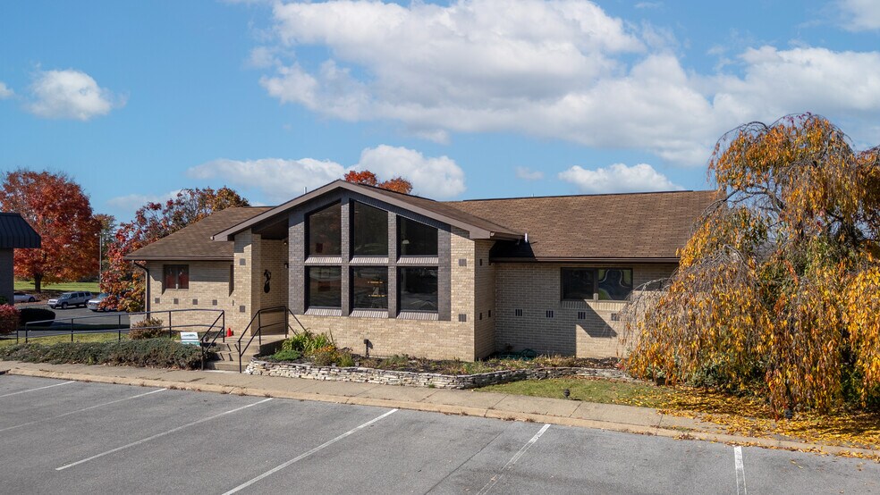 901 Benner Pike, State College, PA à vendre - Photo principale – Image 1 sur 14