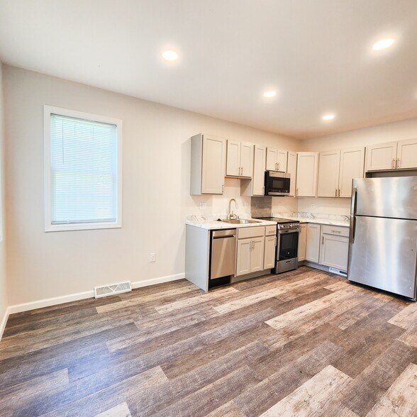 5826 Balsam Rd, Madison, WI à vendre - Photo de l’immeuble – Image 2 sur 14