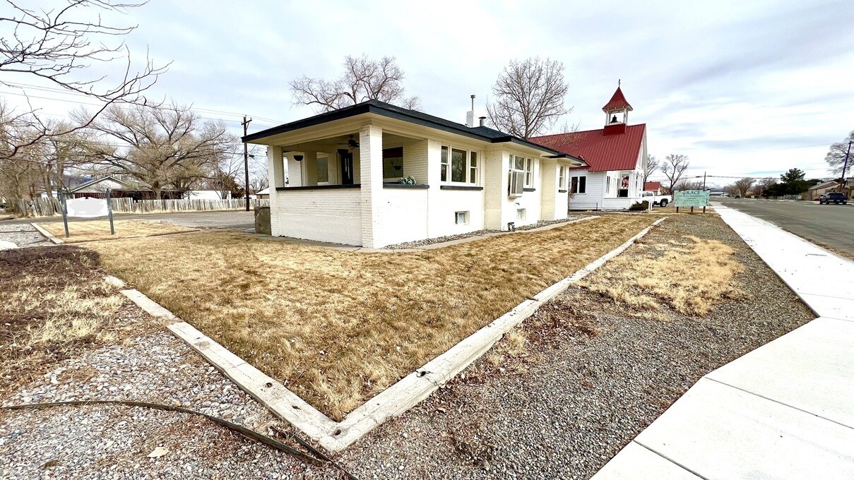 376 S Broad St, Battle Mountain, NV à vendre Photo de l’immeuble– Image 1 sur 15