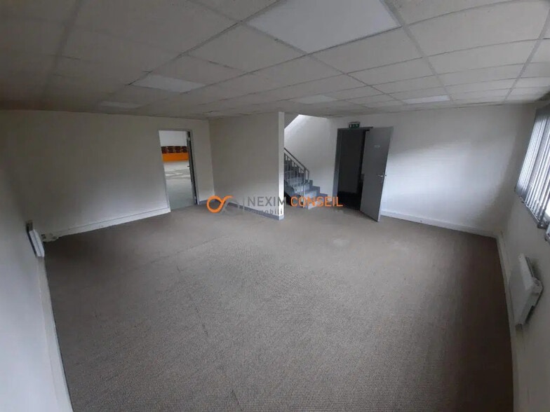 24 Avenue Des Bethunes, SAINT-OUEN-L'AUMONE à louer - Photo de l’immeuble – Image 3 sur 4