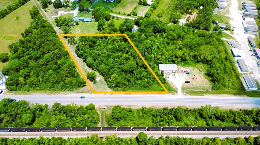 2.70 acres Farm to Market 1960 Road East, Huffman, TX à vendre - Photo de l’immeuble – Image 2 sur 4