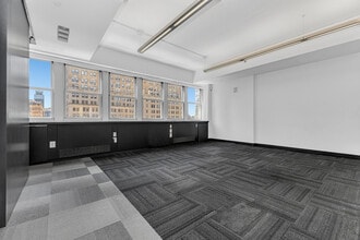 131 W 33rd St, New York, NY à louer Photo intérieure– Image 2 sur 7