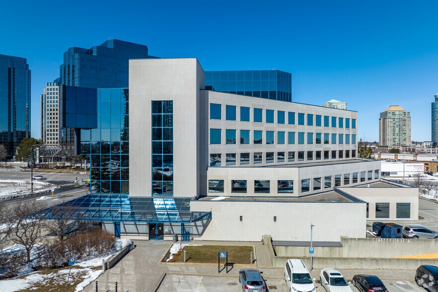 111 Grangeway Ave, Toronto, ON à louer - Photo de l’immeuble – Image 2 sur 51