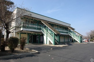 Plus de détails pour 2407 W Whitendale Ave, Visalia, CA - Bureau à louer