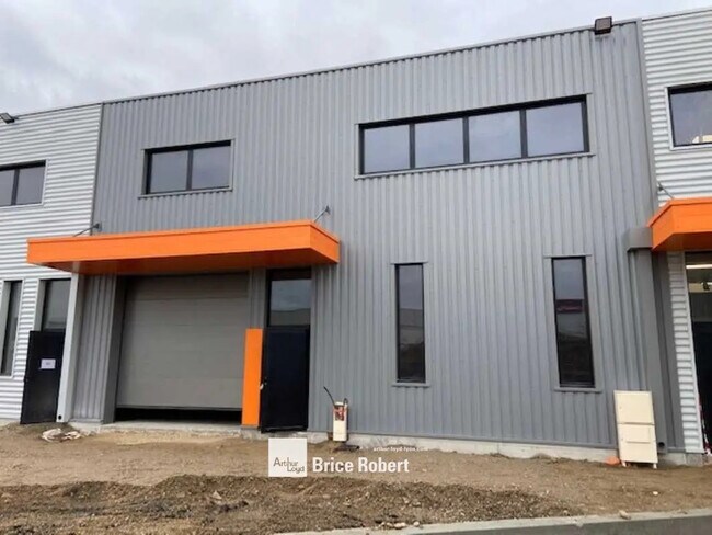 Plus de détails pour Local d’activités à vendre