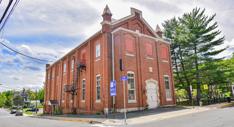 4207 Gallatin St, Hyattsville, MD à louer - Photo de l’immeuble – Image 1 sur 5