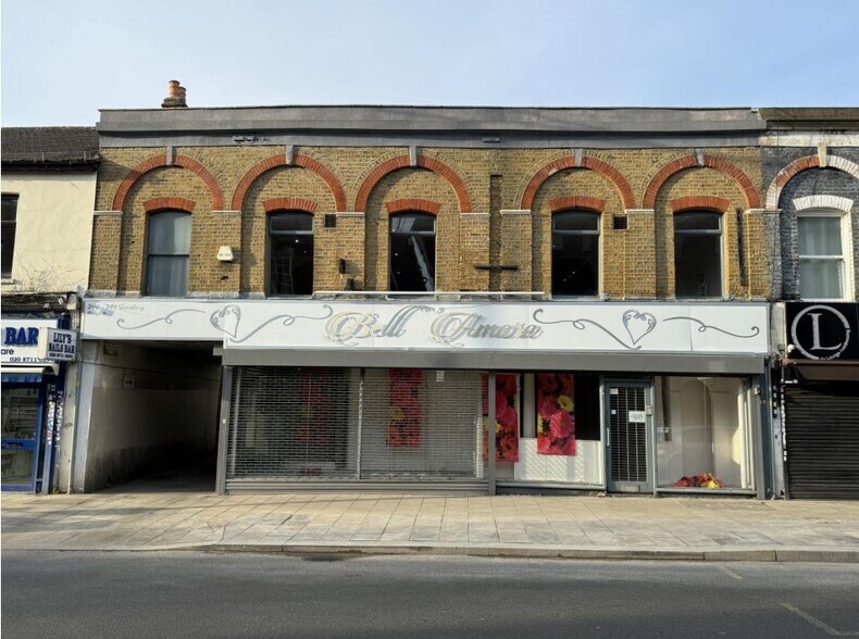 240-242 Broadway, Bexleyheath à vendre - Photo principale – Image 1 sur 11