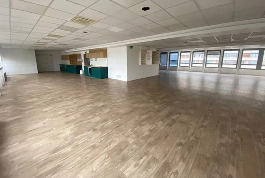 Bureau dans Boulogne-Billancourt à louer - Photo de l’immeuble – Image 2 sur 9