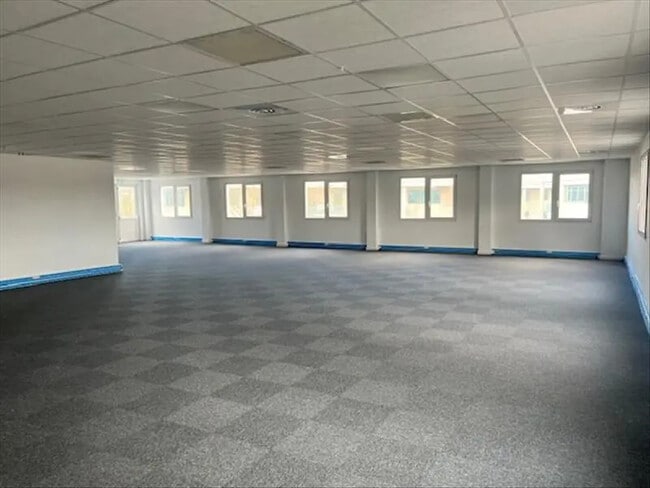 Plus de détails pour Bureau à vendre