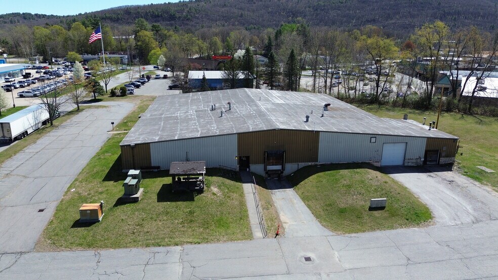 76 Technology Dr, Brattleboro, VT à louer - Photo de l’immeuble – Image 2 sur 24