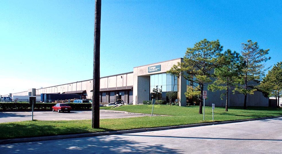 9500-9540 Clay Rd, Houston, TX à louer - Photo de l’immeuble – Image 2 sur 19