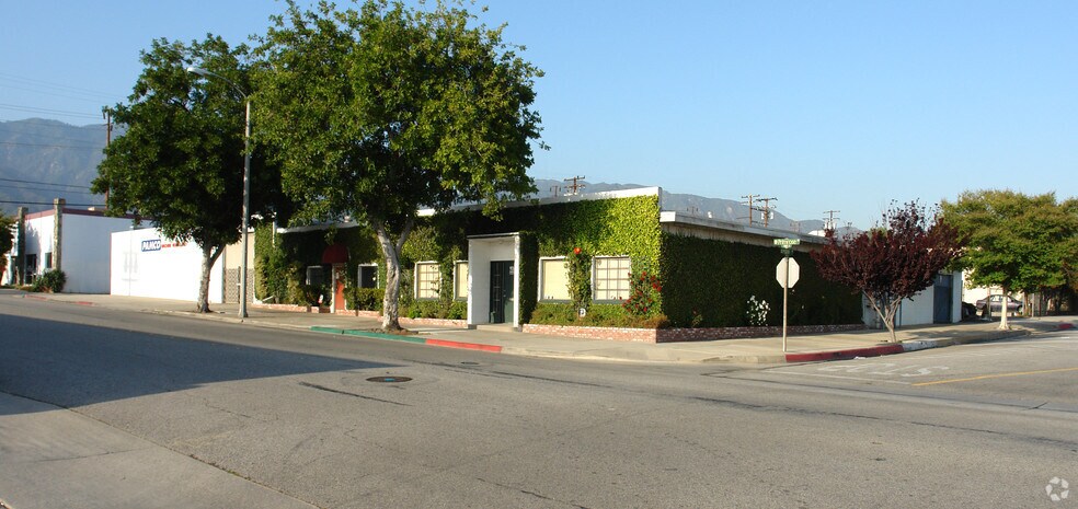 924-926 S Primrose Ave, Monrovia, CA à louer - Photo de l’immeuble – Image 3 sur 21