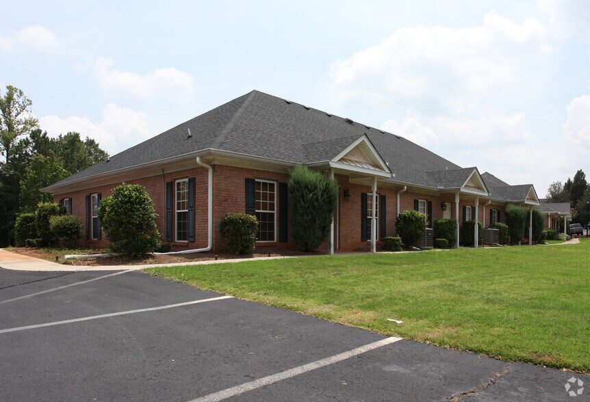 320 Corporate Center Ct, Stockbridge, GA à louer - Photo de l’immeuble – Image 2 sur 2