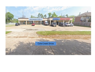 Plus de détails pour 7138-7142 Cole Creek Dr, Houston, TX - Bureau/Local commercial à louer